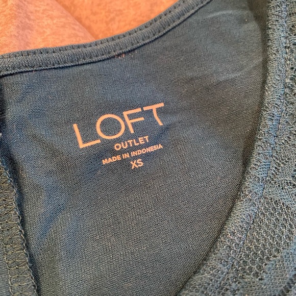 Loft Turquoise Lace Shell. - Picture 3 of 3